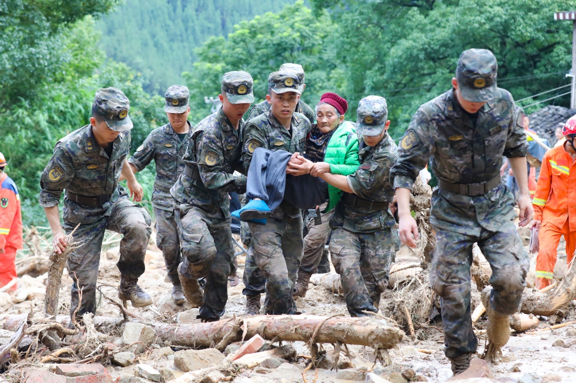 重庆万州区长滩镇出现特大暴雨